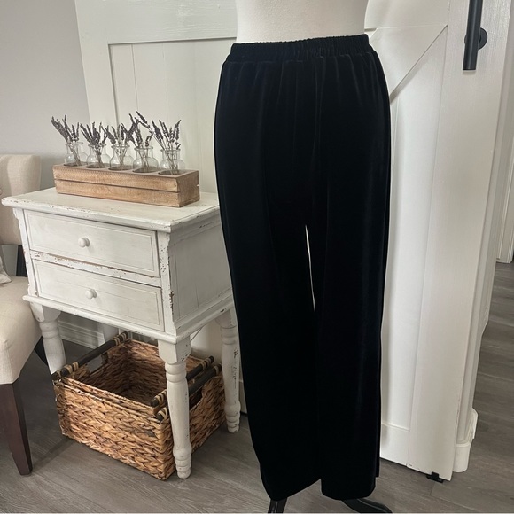Vintage R&M Richards Black Velvet Velour Pants Size 8 Petite Wide Leg With Slit - Picture 4 of 11